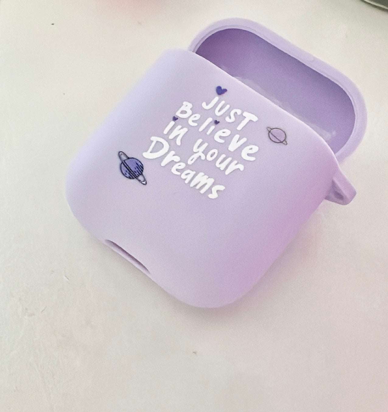 GRAPHIC AIRPODS CASE
